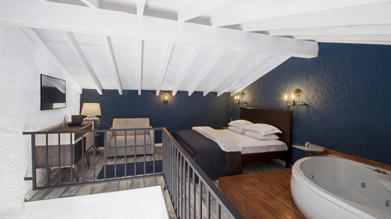 The Six Alacati Hotel Екстериор снимка